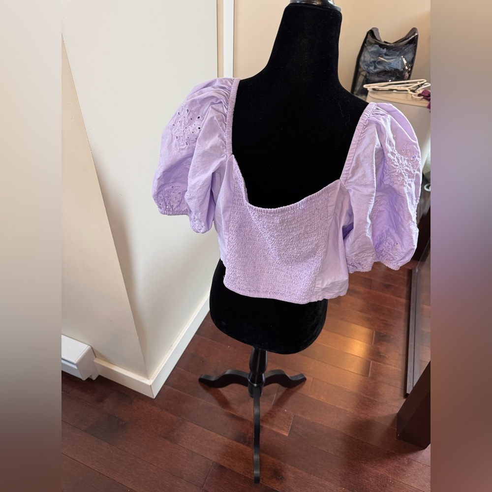 H&M sized large purple cropped blouse. - Picture 2 of 6